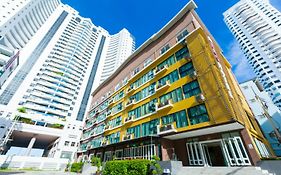 โรงแรมนีโอ
